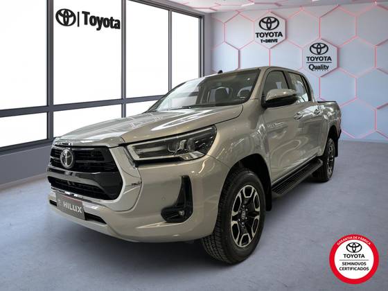 TOYOTA HILUX 2.8 D-4D TURBO DIESEL CD SRX 4X4 AUTOMÁTICO TOYOTA HILUX 2.8 D-4D TURBO DIESEL CD SRX 4X4 AUTOMÁTICO